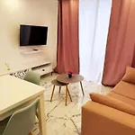- Air Conditioning And Pool Апартаменты