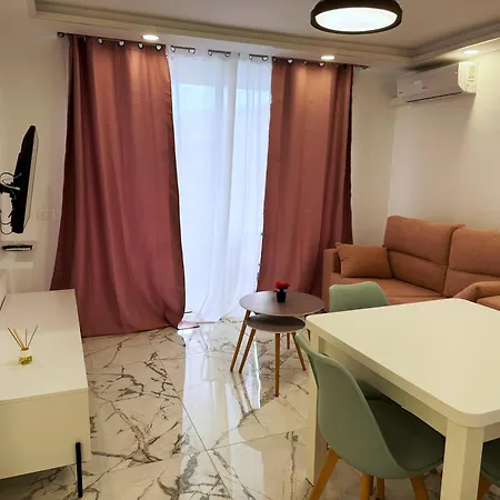 - Air Conditioning And Pool Daire